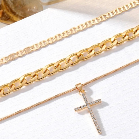 Elegant Gold Layered Necklace Set - Picture 3 of 4